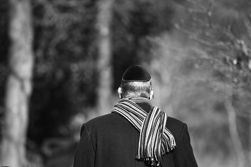 A Jewish Funeral Guide for the Non-Jewish Mourner